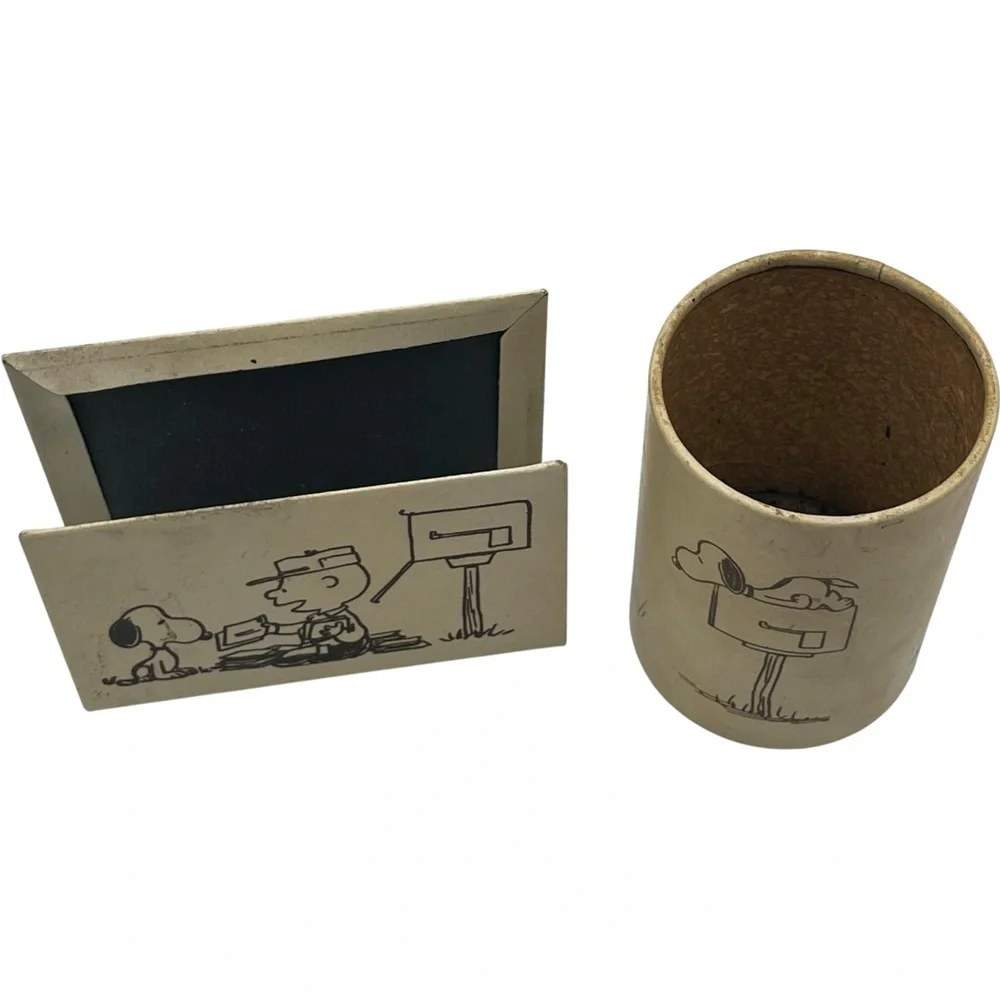 Vintage Peanuts Snoopy Charlie Brown Desk Set Mailbox Pen Cup Letter Mail Holder